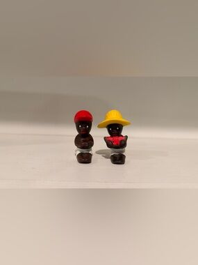 Tiny Ceramic Mississippi Figurines
